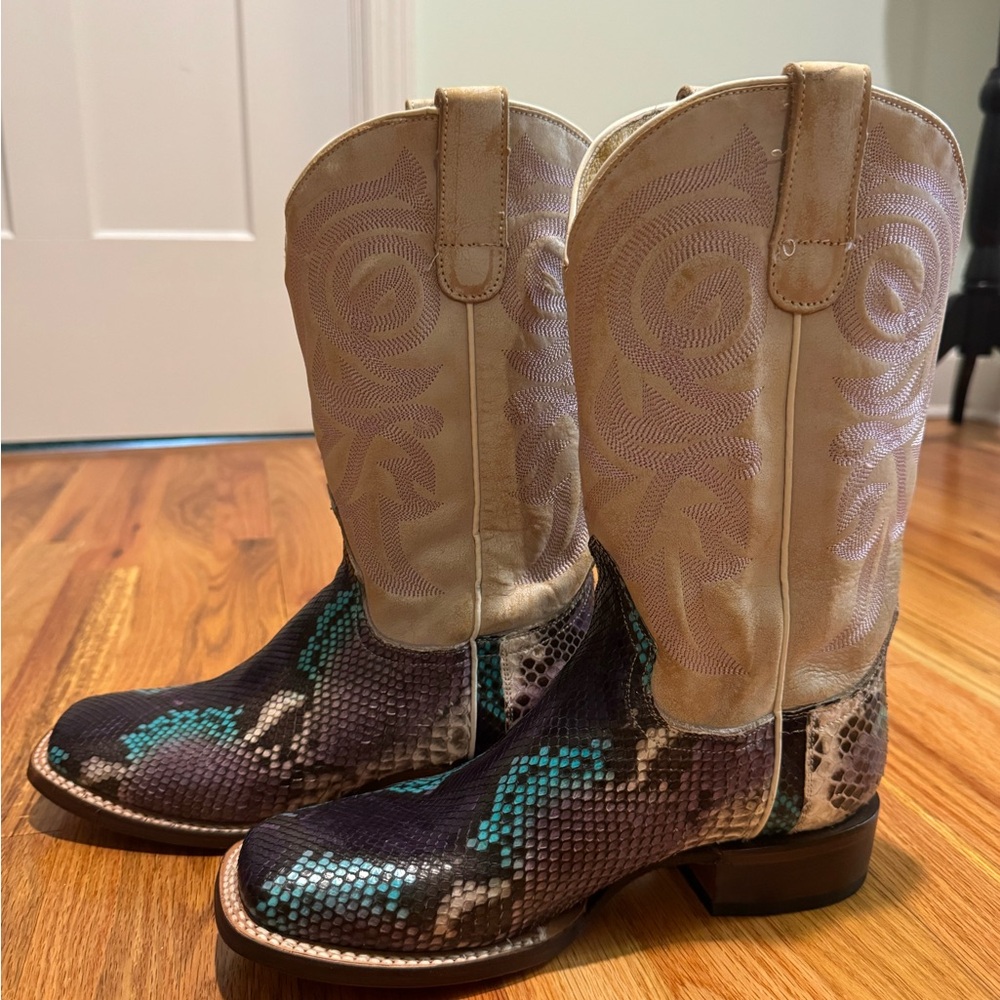 Women’s Roper multi colored Snakeskin Cowboy Boots w/Embroidered Shaft size 7.5 - Picture 3 of 16